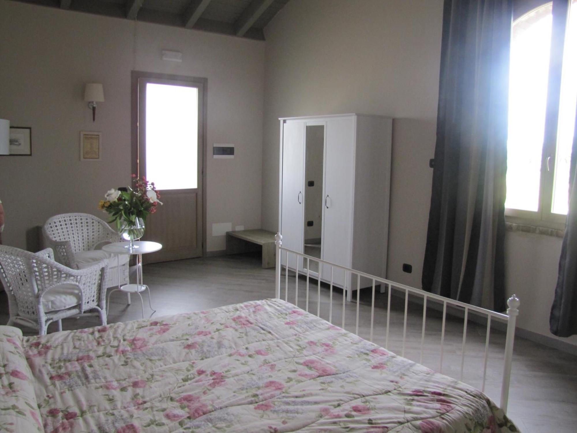 Agriturismo Bassanine Monticelli d'Ongina Ruang foto