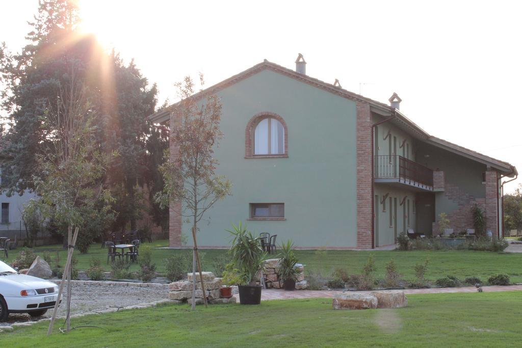 Agriturismo Bassanine Monticelli d'Ongina Bagian luar foto