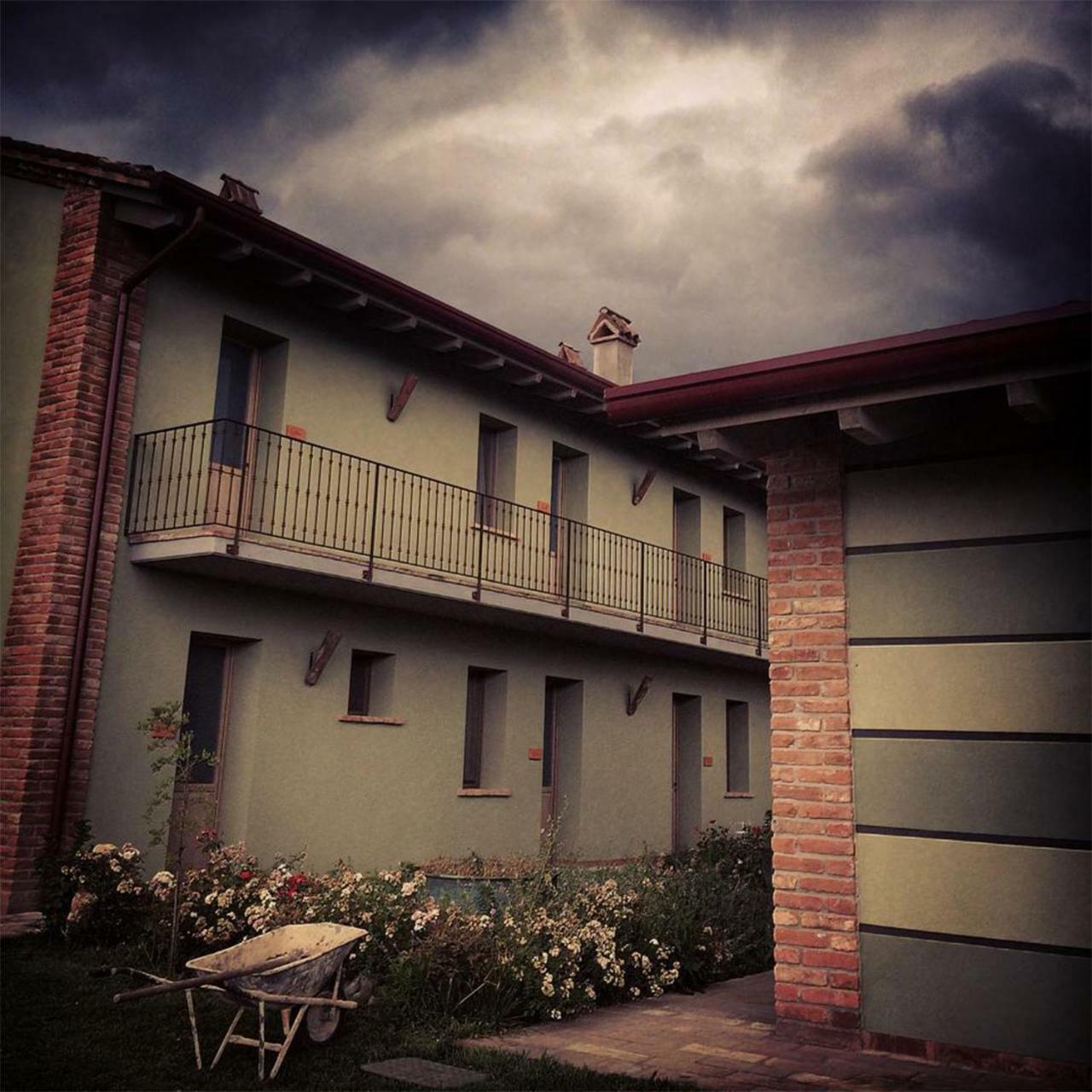 Agriturismo Bassanine Monticelli d'Ongina Bagian luar foto